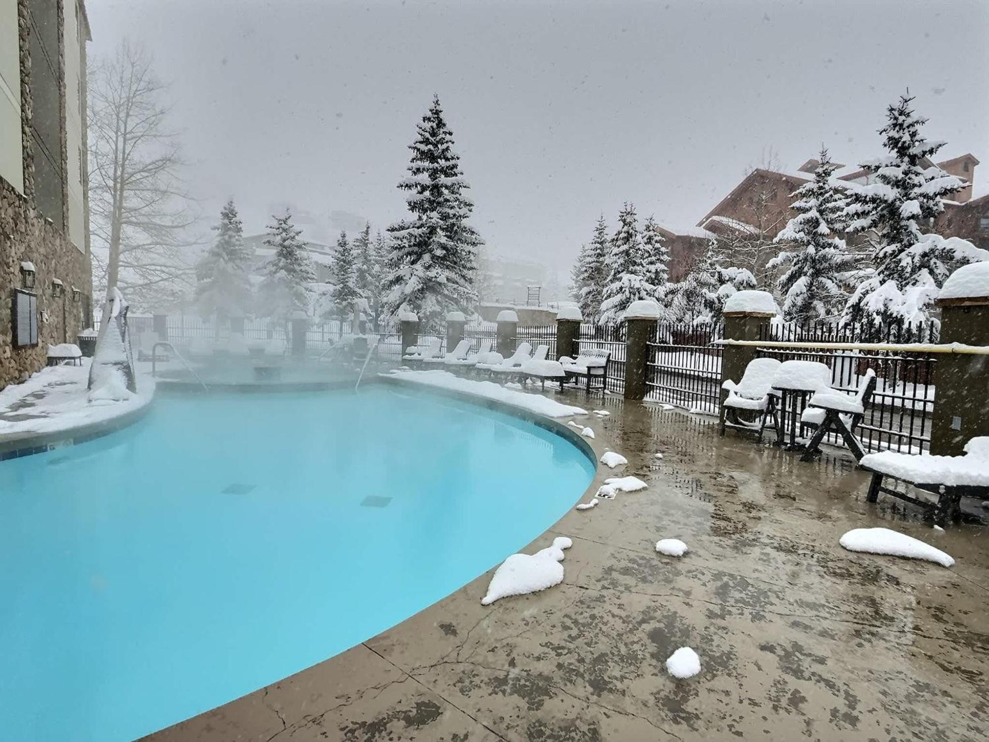 Studio 211 - Perfect Location With Pool And Hot Tub 마운트크레스티드부트 외부 사진